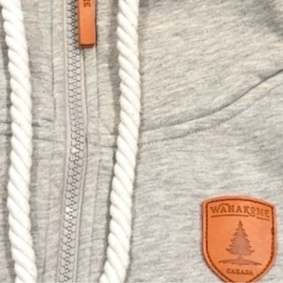 Wanakome. Adventure. Gray Zip-Up Hoodie | Warm & Cozy. Women XL.
Like new. - Picture 5 of 5
